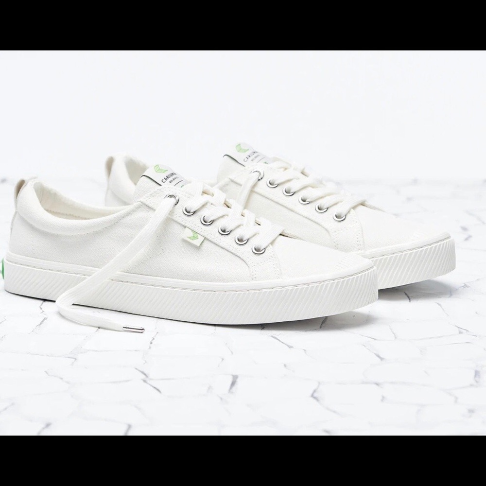 Brand New Cariuma OCA White Canvas Sneaker